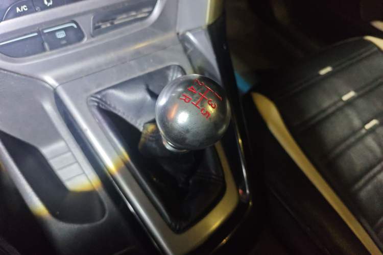 Used Ford Focus 2012 Hatchback 1.6L Manual Fashion Edition
