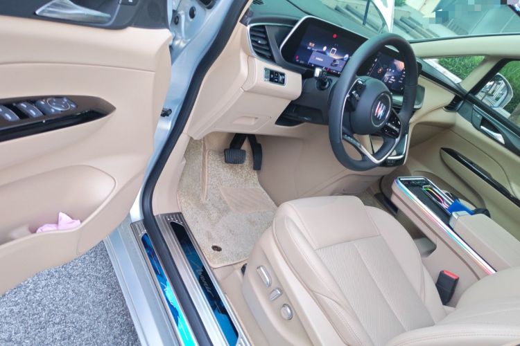 Used Buick GL8 New Energy 2025 Lu Shang Luxury Edition 7-Seater
