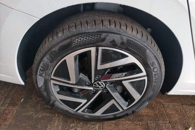 Used Volkswagen Sagitar 2025 Facelifted 300TSI DSG Flyover Edition