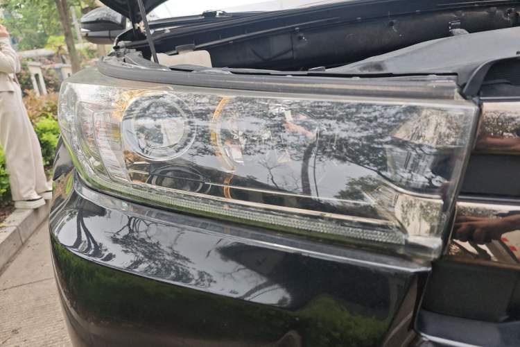 Used Toyota Highlander 2018 2.0T Four-Wheel Drive Knight Edition 7 Seats China VI Standard Right Front Headlight