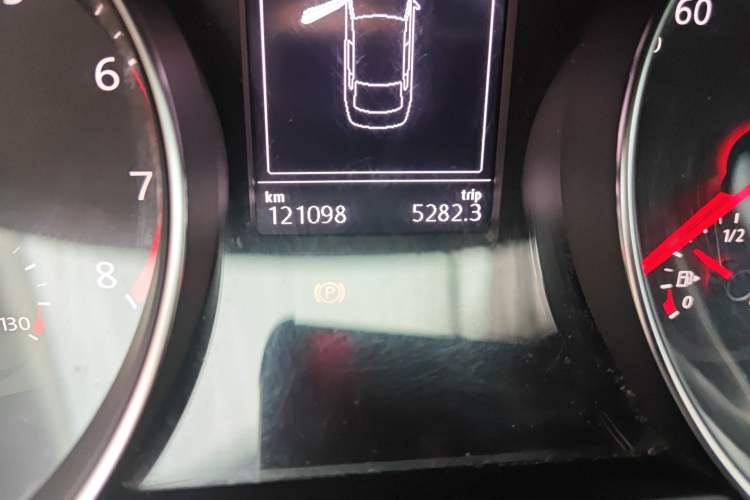 Used Volkswagen Magotan 2018 330TSI DSG Advanced Model Odometer Close Up