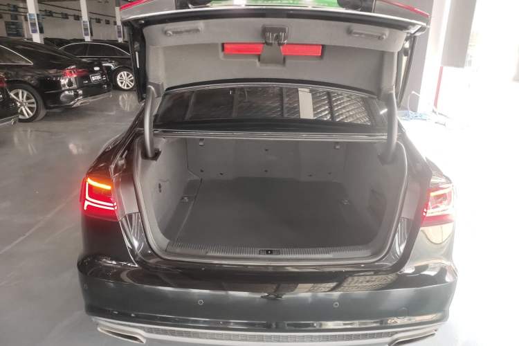 Used Audi A6L 2018 30th Anniversary Edition 35 TFSI Fashion Model Trunk
