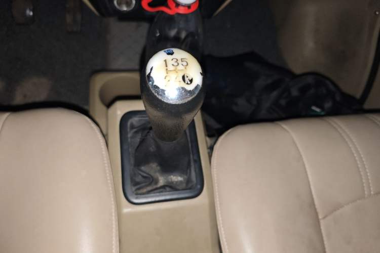 Used Dongfeng Xiaokang C37 2012 1.4L Standard Edition DK13-06
