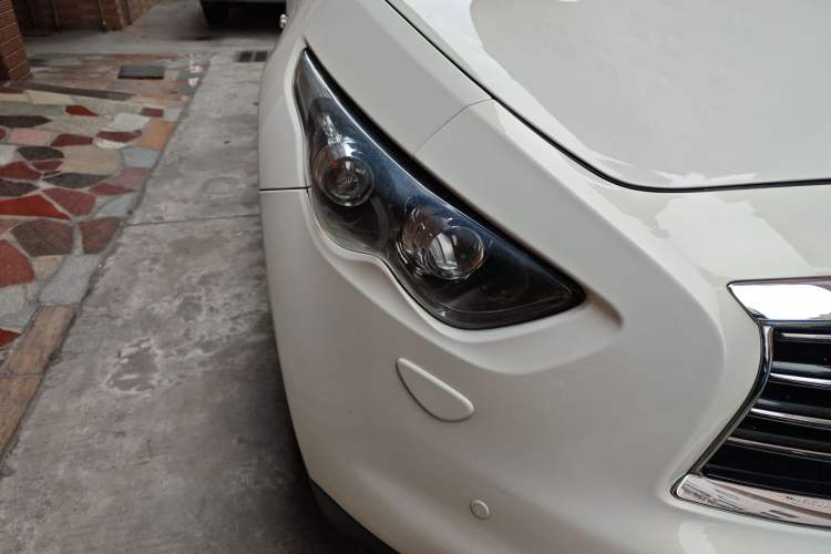 Used Infiniti QX70 2013 3.7L Standard Edition Right Front Headlight