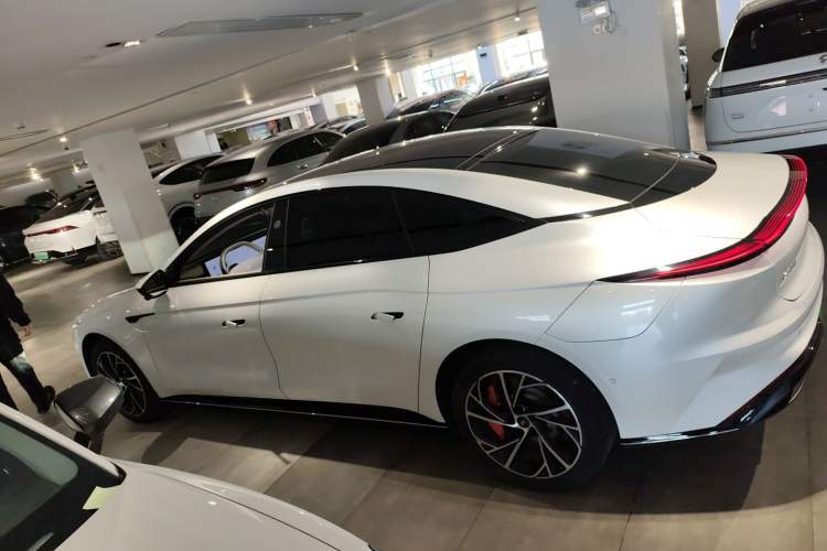 Used IM L7 2022 Dynamic Model Left Side