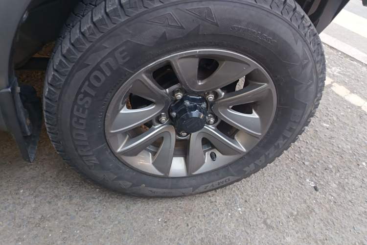 Used Suzuki Jimny 2015 1.3 AT Mode3 Navigation Edition Right Front Wheel Hub