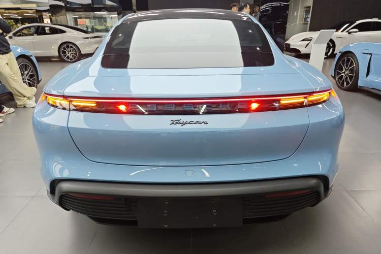 Used Porsche Taycan 2022-Year Updated Taycan Exterior 4