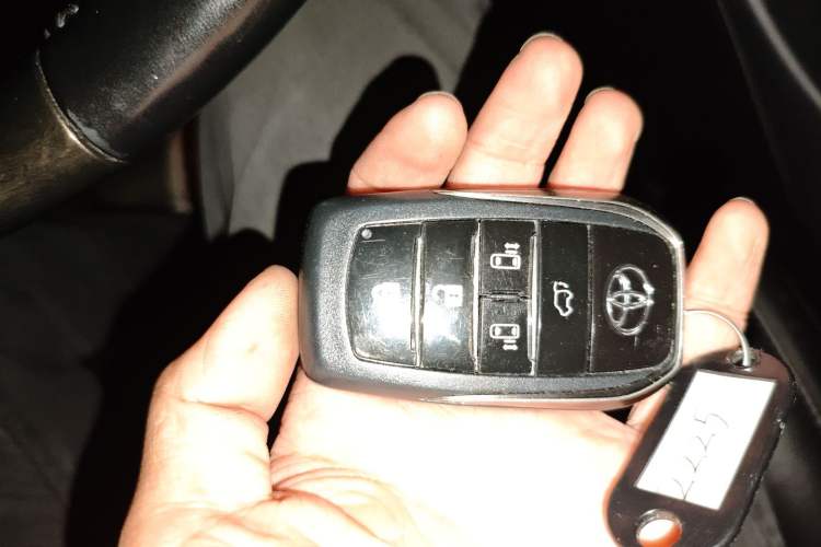 Used Toyota Alphard 2019 Dual-Engine 2.5L Prestige Edition Vehicle Key