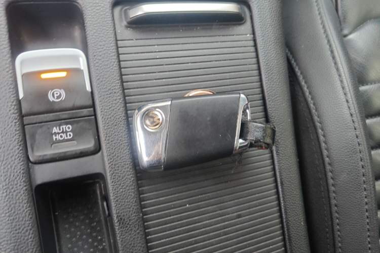 Used Volkswagen Magotan 2019 330TSI DSG Luxury Version China VI Standard Vehicle Key