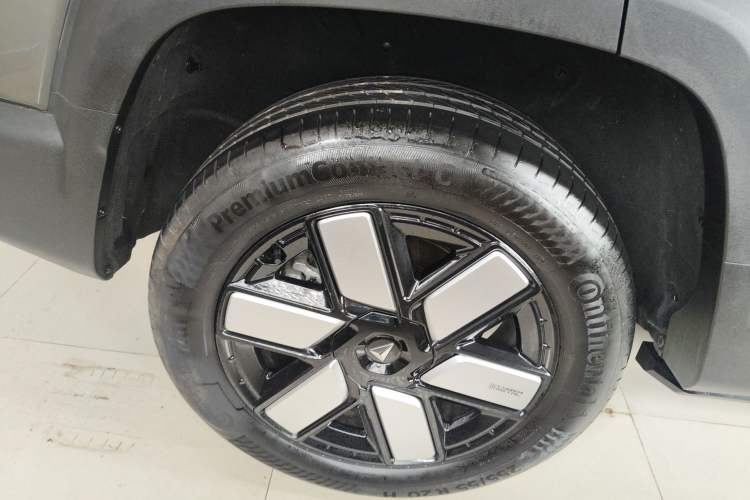 Used Deepal G318 2024 Four-Wheel-Drive Air Suspension Model Right Rear Wheel Hub