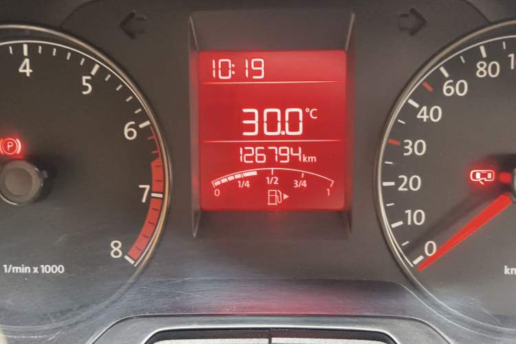 Used Volkswagen Santana 2015 1.4L Manual Fashion Edition Odometer Close Up