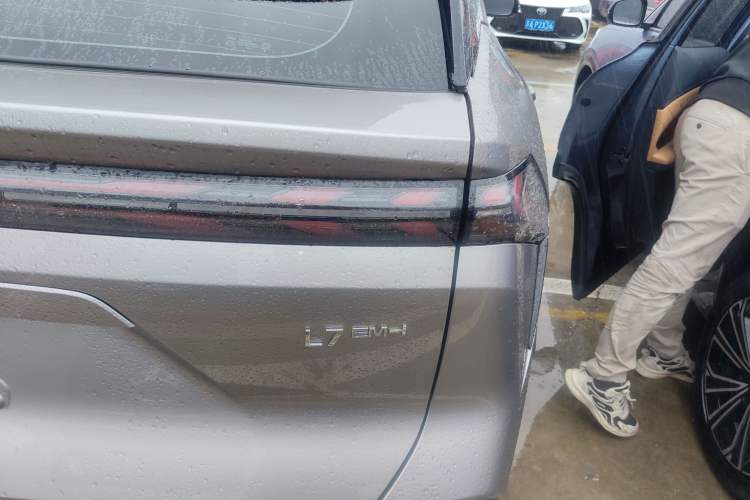 Used Geely Galaxy L7 2025 EM-i 115km Exploration+ Edition
