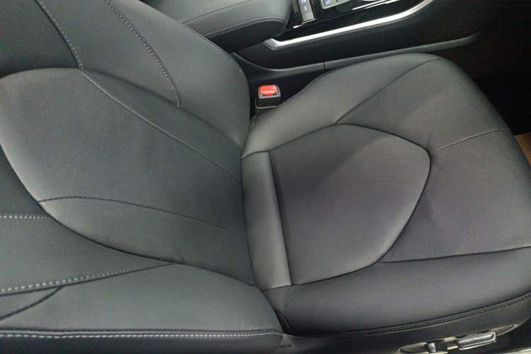 Used Toyota Highlander 2022 Dual-Engine 2.5L Four-Wheel Drive Prestige Version 7 Seats
