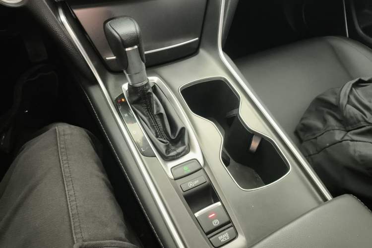 Used Honda Accord 2018 260TURBO Luxury Edition China VI Gear Lever