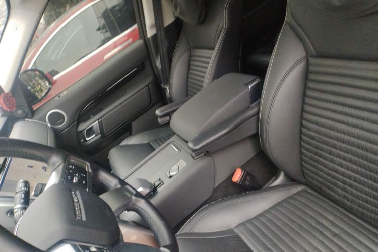 Used Land Rover Discovery 2024 360 PS S
