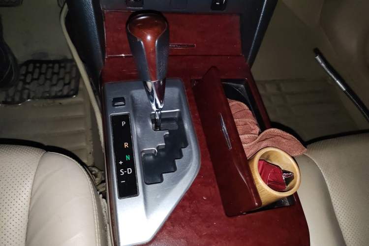 Used Toyota Camry 2012 2.0G Luxury Edition Gear Lever