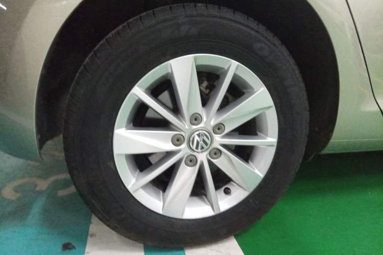 Used Volkswagen Golf 2014 1.6L Manual Fashion Edition
