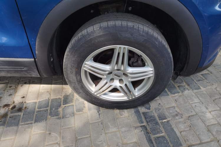 Used Qoros 5 2018 Revised Version 1.6T Automatic Leading Edition Right Front Wheel Hub