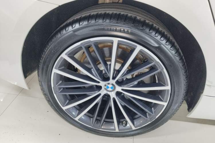 Used BMW 5 Series 2022 Second Facelift 530Li Leading Edition M Sport Package
