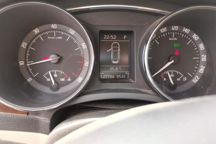 Used Skoda Superb 2013 1.8TSI Automatic MingShi Edition Odometer Close Up