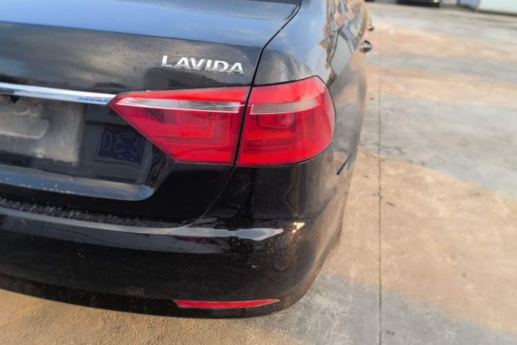 Used Volkswagen Lavida 2013 Restyled Classic 1.6L Manual Comfort Edition Right Rear Taillight