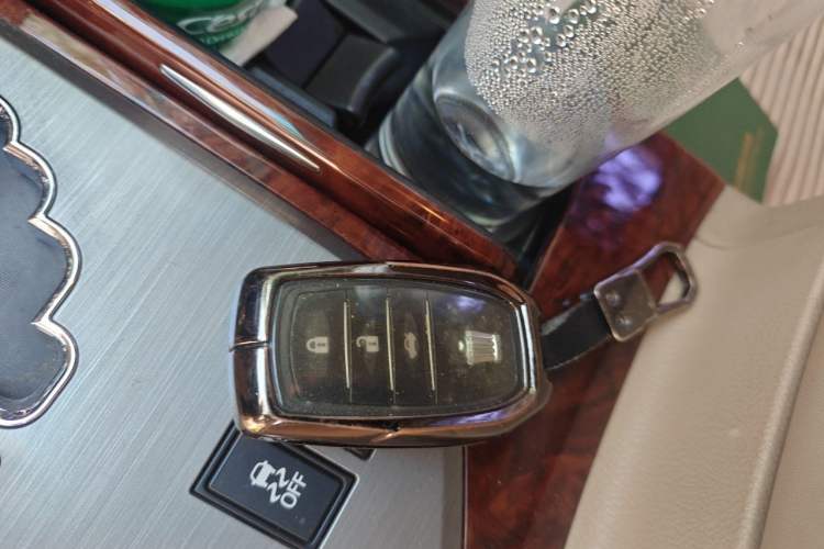 Used Toyota Crown 2012 2.5L Royal Leather Edition
