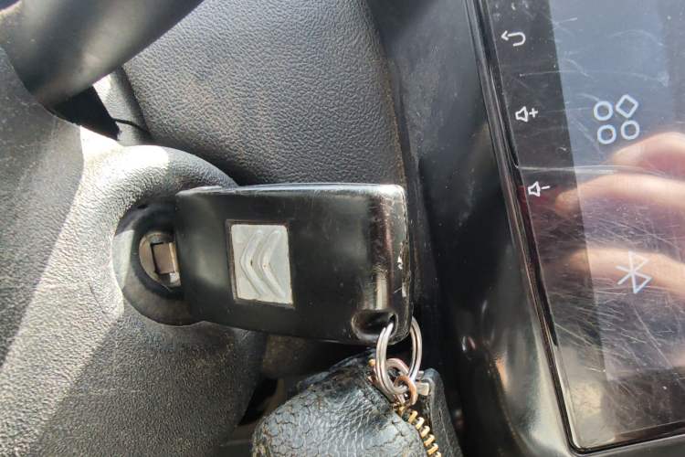 Used Citroen C-Quatre 2013 Facelifted CROSS 1.6L Manual Vehicle Key