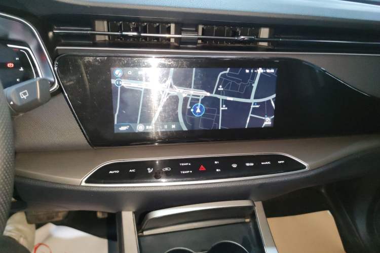 Used CHANGAN OSHAN X7 2021 1.5T Automatic Luxury Model Audio And AC Panel