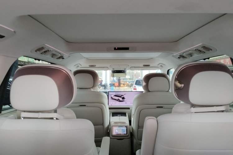 Used Lynk & Co 900 2025 2.0T Ultra