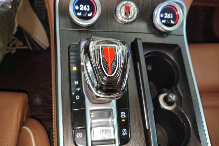 Used Hongqi H9 2022 2.0T Smart Connect Flagship Edition Gear Lever