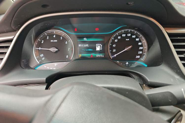 Used Buick GT 2017 18T Dual-Clutch Elite Model Odometer Close Up