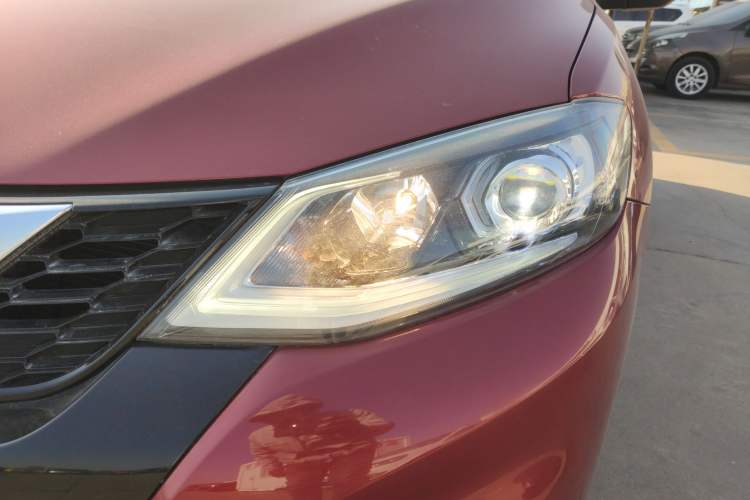 Used Nissan Tiida 2019 1.6L CVT Smart Enjoyment Version China VI Standard Left Front Headlight