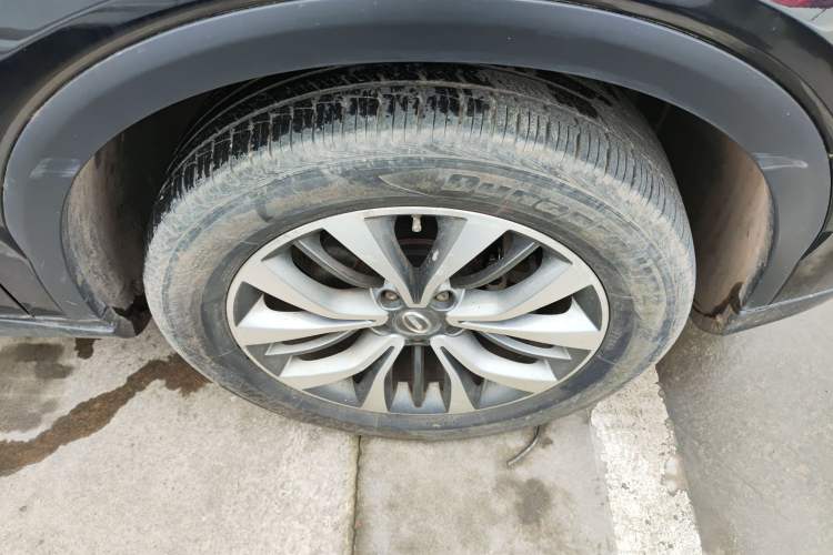 Used GAC Trumpchi GS8 2017 320T Two-Wheel Drive Luxury Smart Connectivity Version (7 Seats) Right Front Wheel Hub