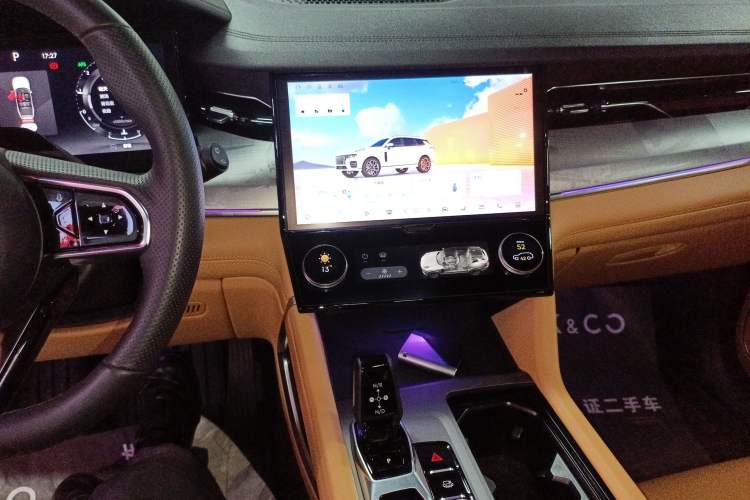 Used Lynk & Co 09 2024 2.0T Four-Wheel Drive Sport Edition Five Seats Audio And AC Panel