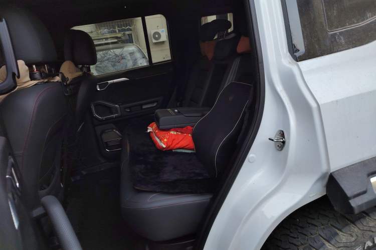 Used JETOUR Traveler 2024 2.0T All-Wheel-Drive Silver Dragon Wings
