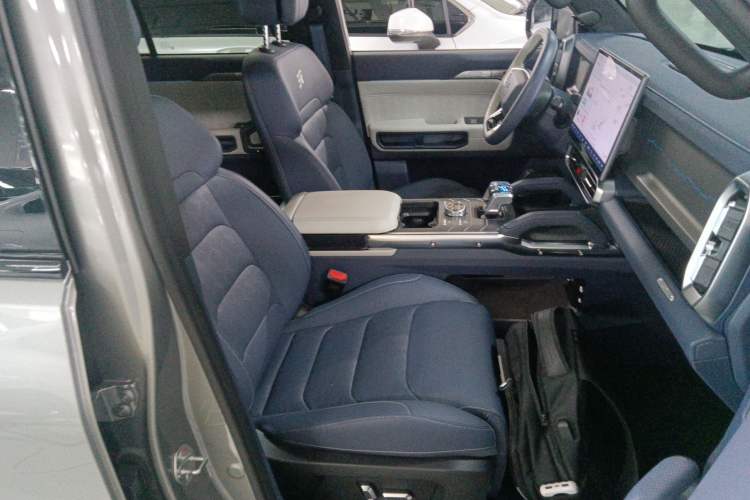 Used JETOUR Shanhai Traveler C-DM 2024 C-DM 208KM Mountain & Wilderness Edition Right Front Seat