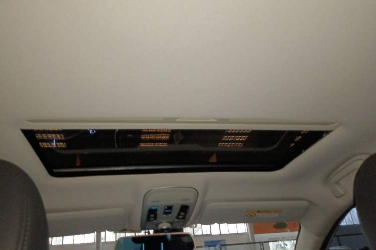 Used Haval H2 2018 Red-Label 1.5T Manual Two-Wheel Drive Elite Model Headliner