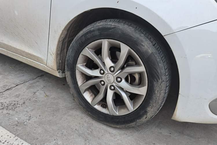 Used Geely Auto Emgrand GL 2017 1.3T Manual Elite Model Right Front Wheel Hub