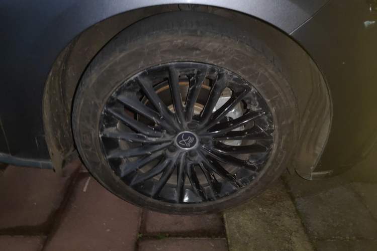 Used BYD Han 2021 EV Standard Range Luxury Model Right Front Wheel Hub