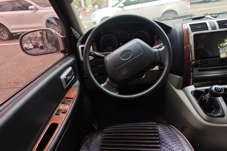 Used Jinbei Grace 2018 2.0L Express Comfort 7-Seater V19
