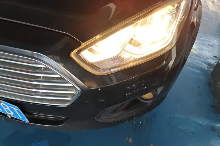 Used Ford Escort 2015 1.5L Manual Comfort Model Left Front Headlight