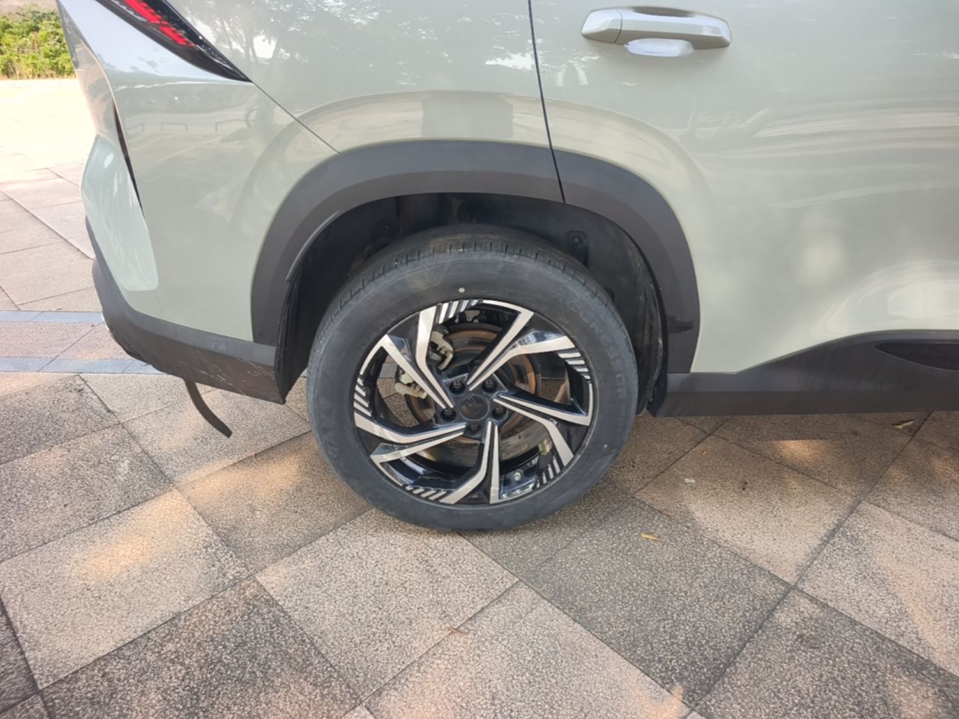 Geely Auto Emgrand X7 Sport 2023 Boyue COOL 1.5TD Smart Connect+ — снимка 11