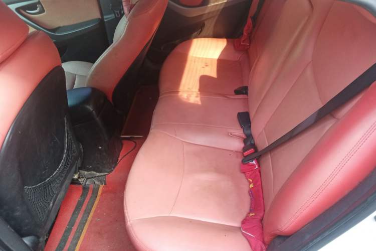 Used Hyundai Elantra (5th Generation / Langdong) 2015 1.6L Manual Leading Model
