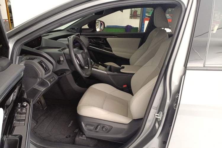 Used Toyota GAC bZ4X 2022 X-MODE Four-Wheel Drive Ultra Left Front Seat