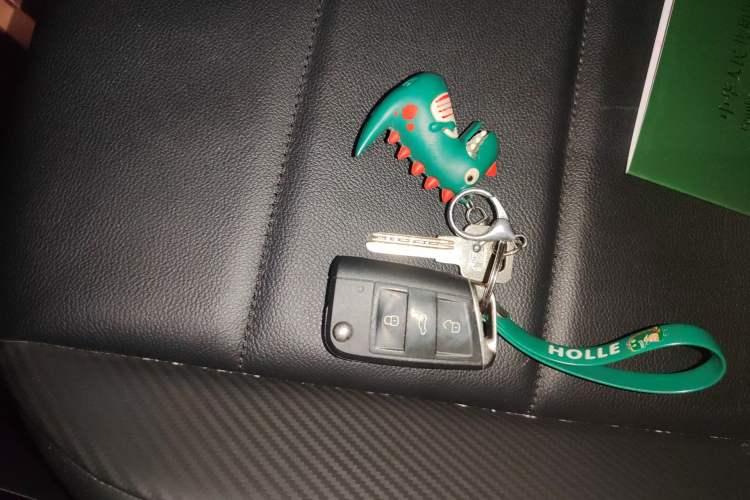 Used Volkswagen T-ROC 2018 280TSI DSG Two-Wheel-Drive Comfort Version China V Standard Vehicle Key