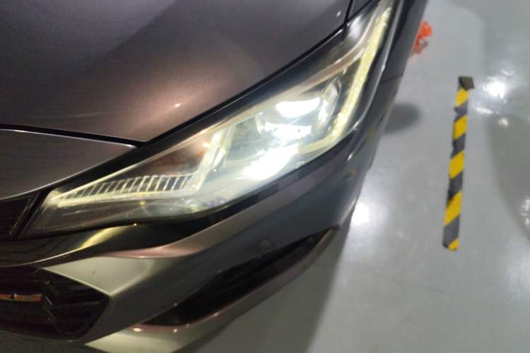 Used Chevrolet Monza 2019 RS 330T Automatic Comfort Edition China VI Standard Left Front Headlight