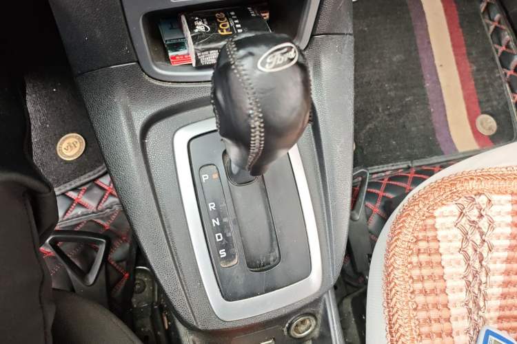 Used Ford Fiesta 2013 Hatchback 1.5L Automatic Fashion Edition
