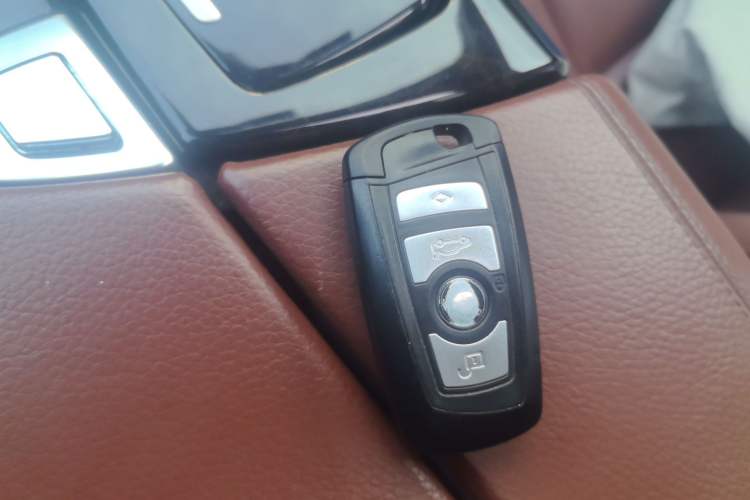 Used BMW 5 Series 2017 525Li Leading Model