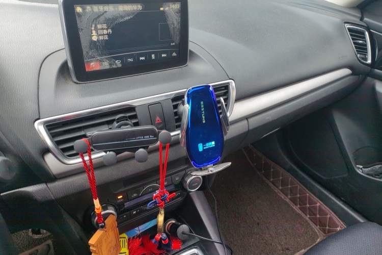 Used Mazda Mazda 3 Axela 2016 Sedan 1.5L Manual Luxury Model