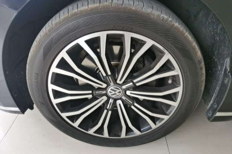 Used Volkswagen Phideon 2018 Revised Version 380TSI Two-Wheel Drive Business Edition
